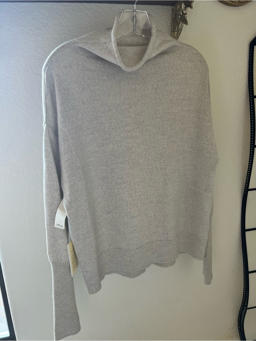 NWT Wilfred Aritzia 100% Merino Wool Cyprie Sweater Turtleneck